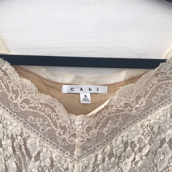 Cute CAbi top. - Picture 2 of 3